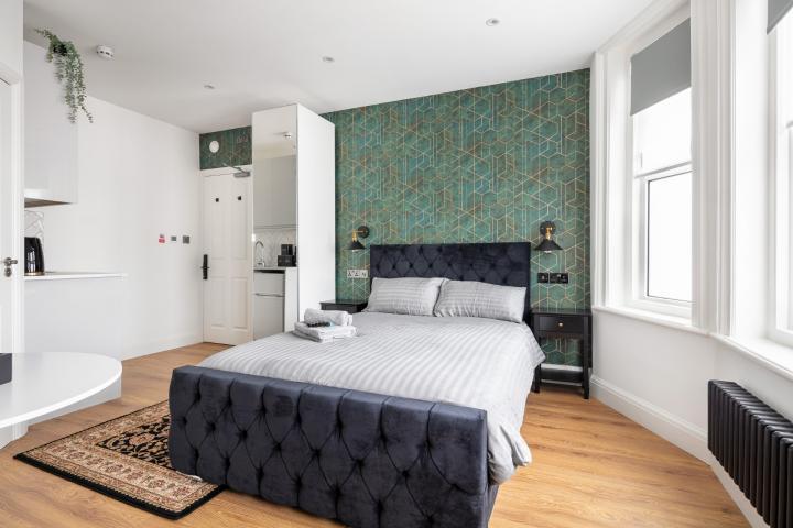 ** Inclusive of council tax, gas, electricity, water, internet and Netflix** Crown Terrace, Cricklewood